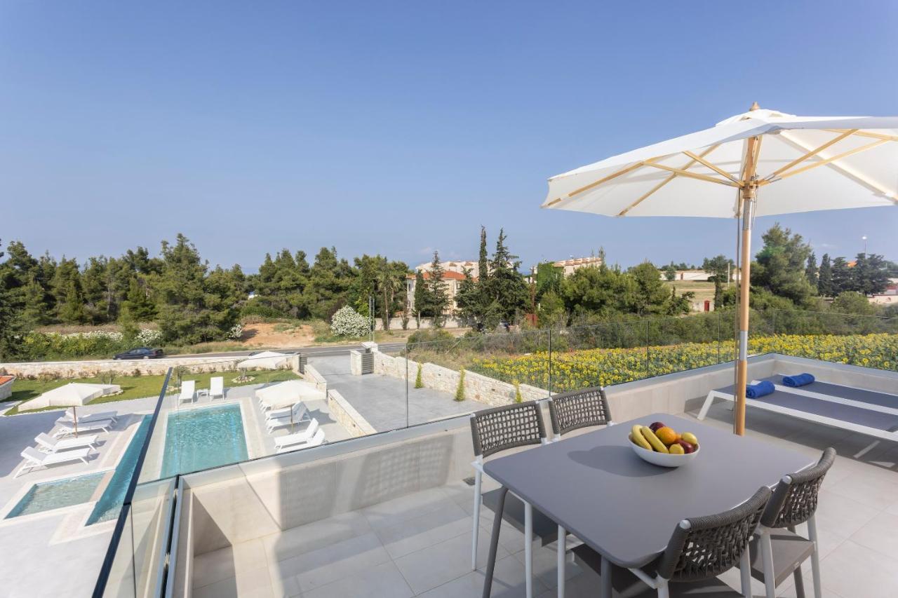 Anna Mare Luxury Apartments Afytos Esterno foto