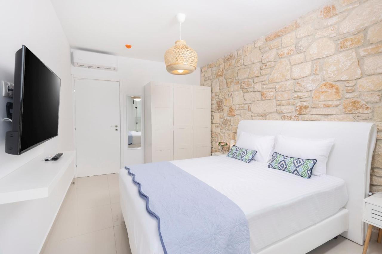 Anna Mare Luxury Apartments Afytos Esterno foto