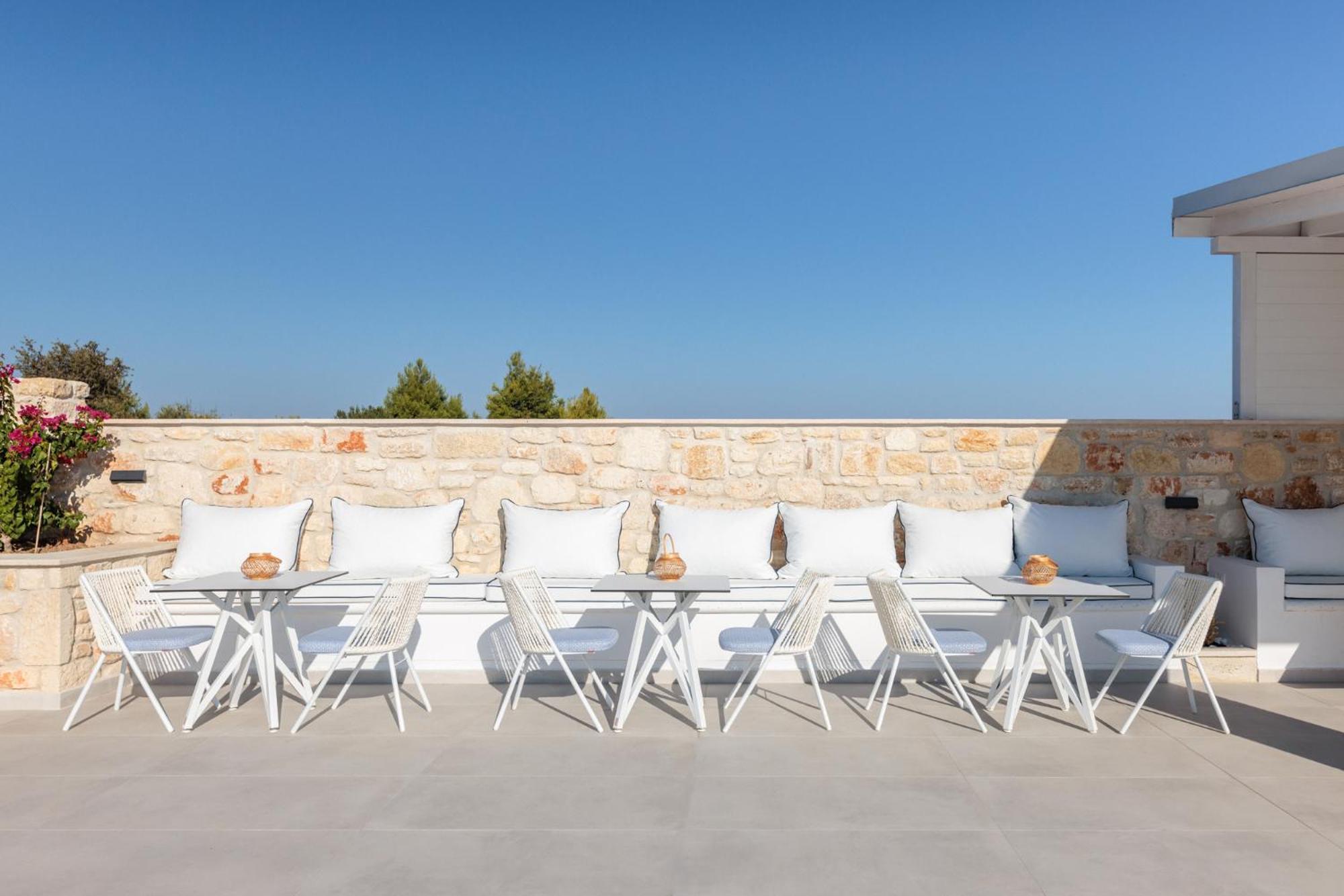 Anna Mare Luxury Apartments Afytos Esterno foto
