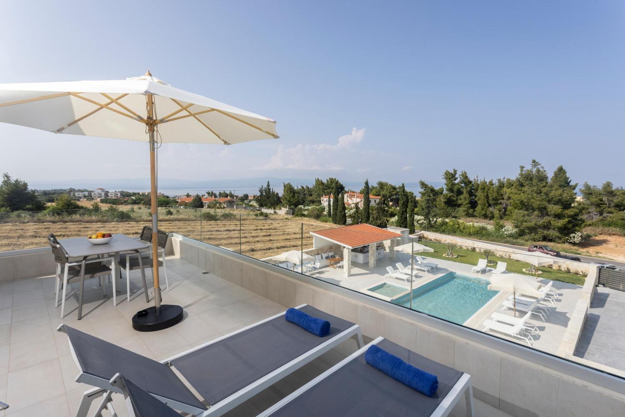 Anna Mare Luxury Apartments Afytos Esterno foto