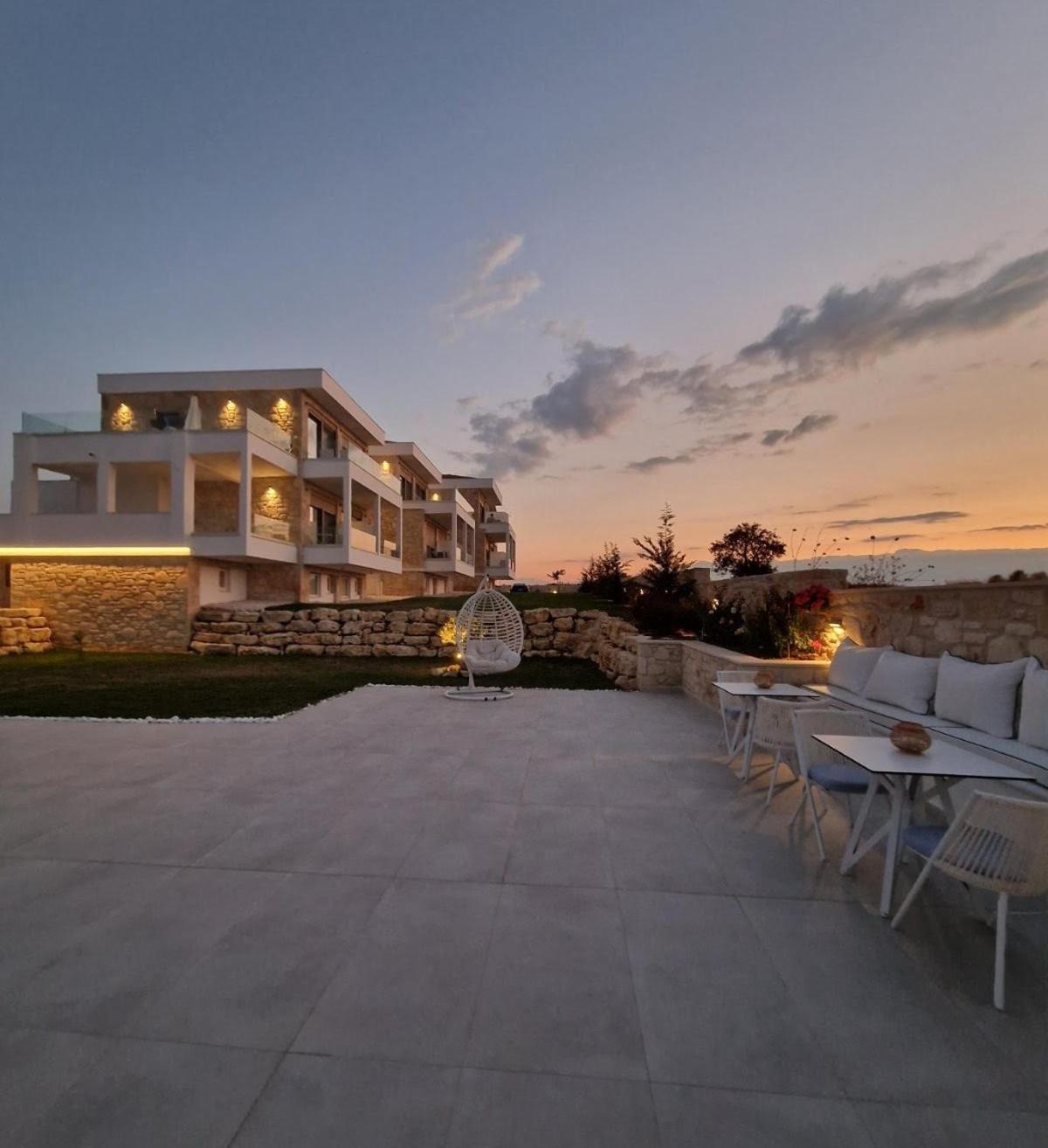 Anna Mare Luxury Apartments Afytos Esterno foto