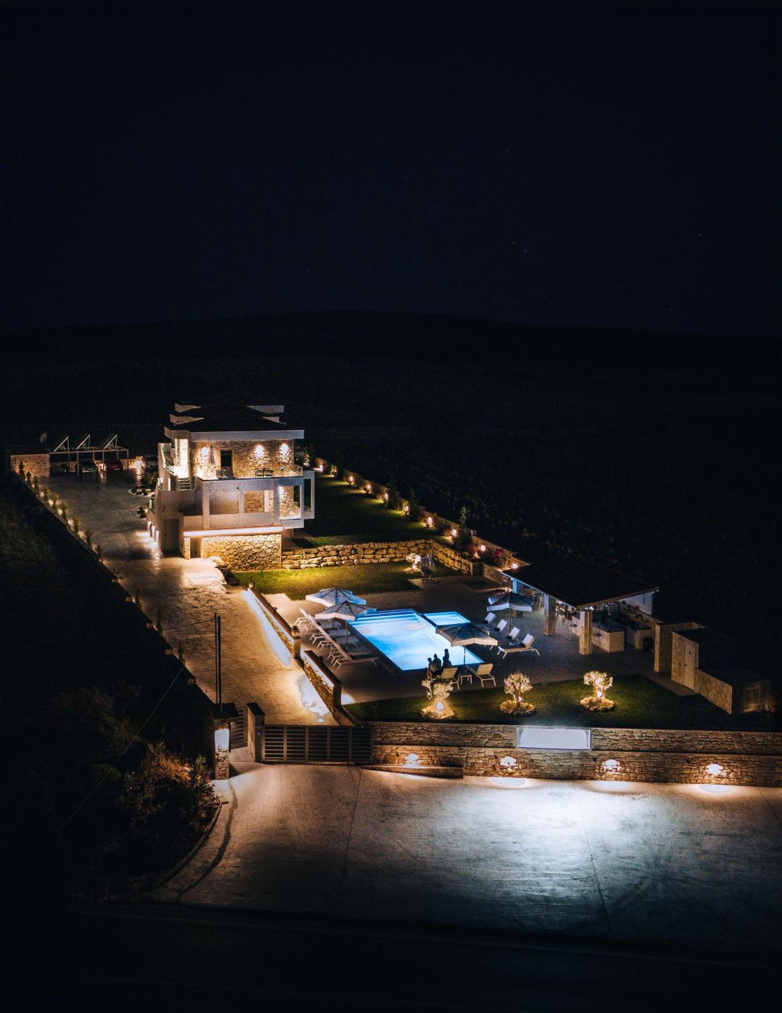 Anna Mare Luxury Apartments Afytos Esterno foto